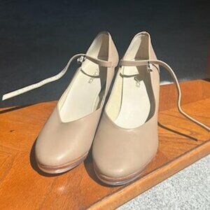 Women's tap shoes